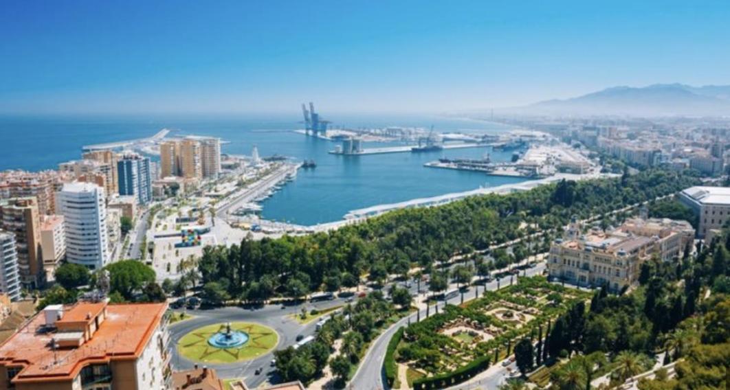 Sky Sea Holidays Malaga Turquesa Exteriör bild
